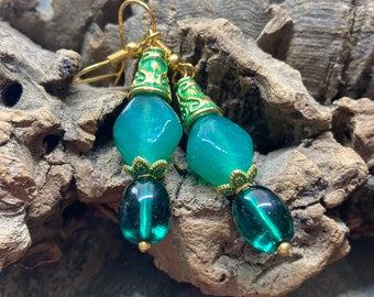 Green earrings, ladies drop dangle earrings, glass bead earrings, emerald green beads, green dangle earrings, gifts for her