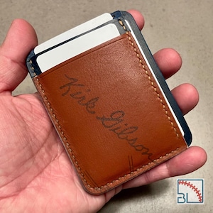 Cartera / tarjetero con forma de guante de béisbol de Wilson Kirk Gibson