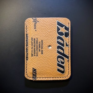Tarjetero de cuero Baden de fútbol con clip para billetes