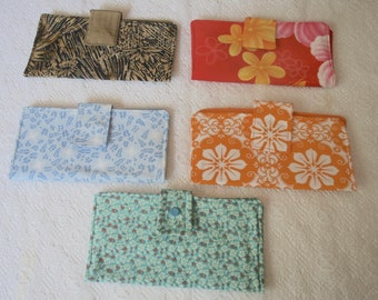 Women's Cotton Fabric Wallet in Floral Print, Card Slot Wallet, Zipper Coin Pouch