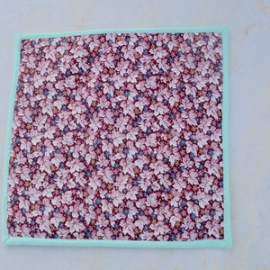 Handmade Fabric Pot Holder, Hot Pads, Kitchen Accessory, Floral Potholder
