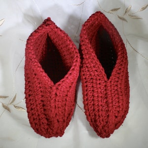 Unisex Soft Crochet Burgandy Slippers, Comfortable Handmade  Cozy Warm Adult House Booties