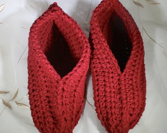 Pantuflas unisex de crochet suave color burdeos, cómodas y cálidas, hechas a mano, para adultos.