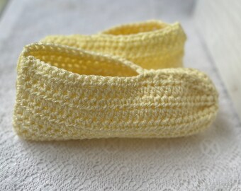 Crochet slippers in soft warm baby yellow yarn, house booties, snug slippers