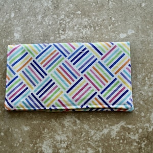 Cubierta de chequera de tela arco iris, verde lima, bolso esencial, chequera de algodón resistente, titular de cheques, regalo para ella, necesidad comercial