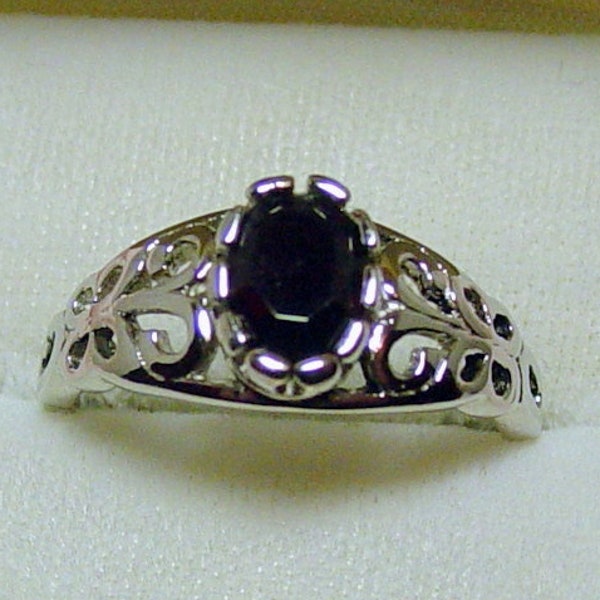 Vintage Sterling Filigree Dark Red Stone Ring - Sz.10