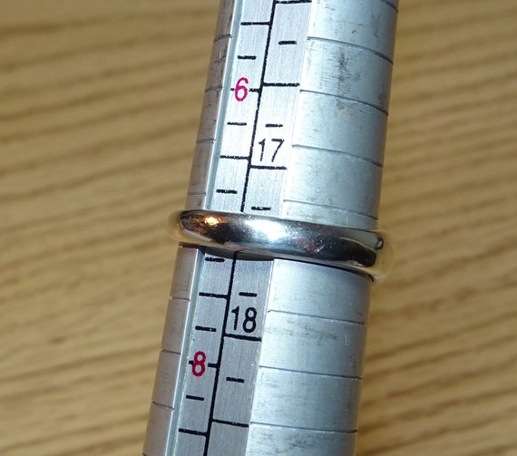 Peridot in Unique Setting Sterling Ring - Size 7 - image 7