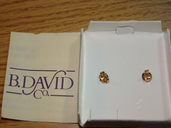 Fabulous 14K Gold-Overlay Cameo Earrings - image 2