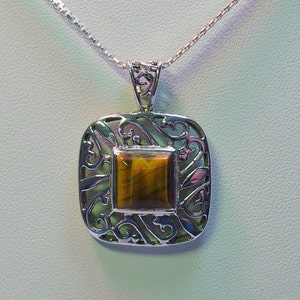 Beautiful Sterling Vintage Tiger Eye Necklace - 24 inch