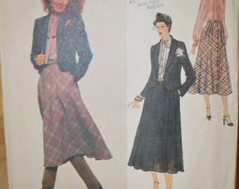 Vintage Vogue 1964, Don Sayres Designer pattern, Misses' Blouse, Jacket and Skirt, size 12 or 10.  Circa 1970s.