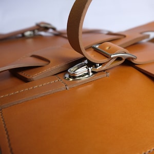 Classic Messenger Bag Full Grain English Tan Bridle Leather Two compartments image 8