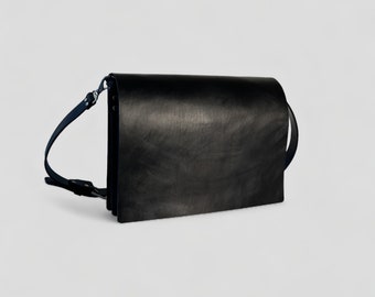 Mens Minimal Black Horween Chromexcel Leather Messenger Bag/Laptop Bag