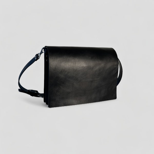 Mens Minimal Black Horween Chromexcel Leather Messenger Bag/Laptop Bag