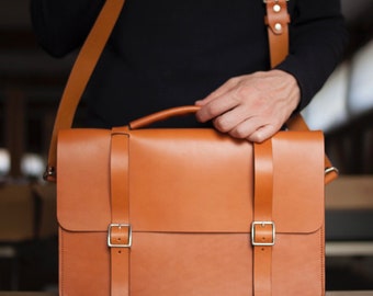Classic Messenger Bag in English Tan- Two compartments