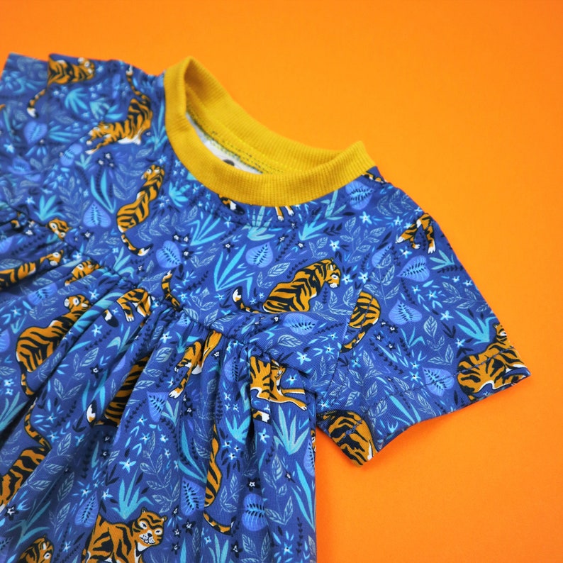 Tiger Print Children/'s Dress
