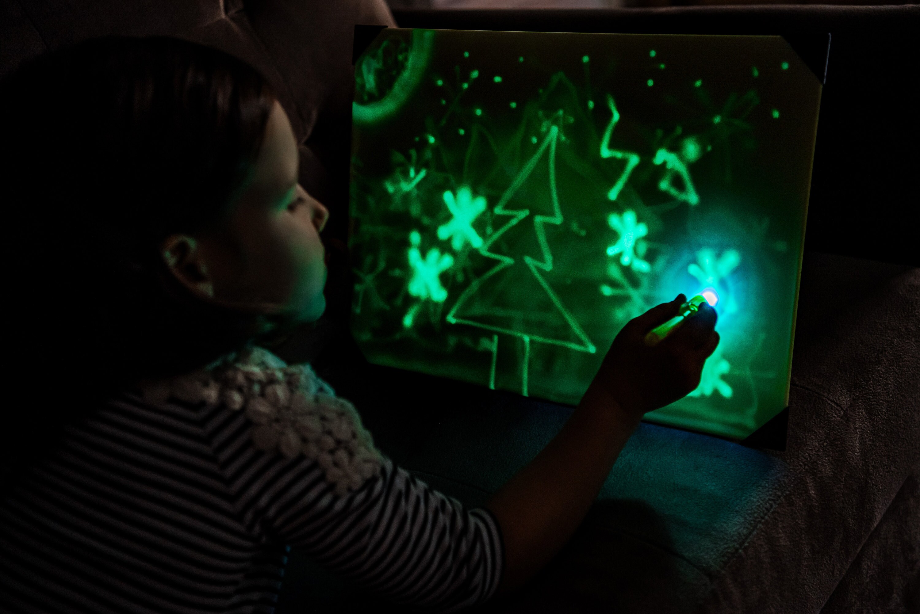 Harmless Glow-In-The-Dark LED Drawing Board - Inspire Uplift