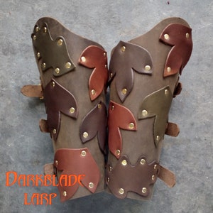 Leaf Vambraces in Leather, Bracers, Arm Guards for Costume LARP and Cosplay