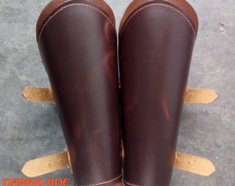 Par de brazales, brazaletes y protectores de brazos forrados de cuero marrón para disfraces LARP y cosplay