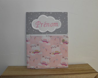 Protège carnet de santé personnalisable imprimé chats et étoiles, cadeau naissance, gris/rose