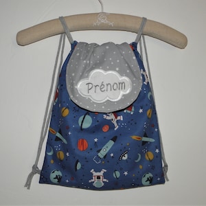 Sac à dos enfant personnalisable, sac maternelle, crèche, sac à coulisses imprimé astronautes, planètes, fusées et étoiles