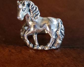 Sterling Silver SCULPTURAL HORSE Ring, HORSESHOE Accents, Size 7, 8.4 Grams