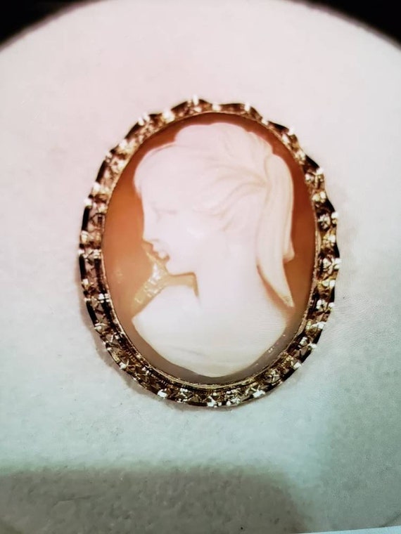 HANDCARVED VINTAGE CAMEO Pin Brooch By Catamore 1… - image 10