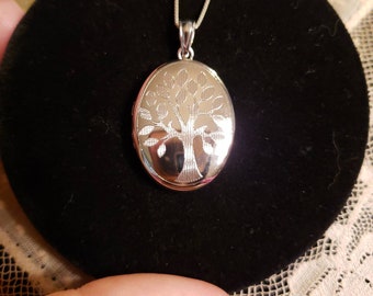 Sterling Silver TREE OF LIFE Oval Locket Necklace, Memory Keeper With Inserts For 1-2 Photos & Sealed Compartment For Hair Or Cremains, 18"