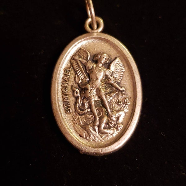 St. MICHAEL & GUARDIAN ANGEL Medal, Vintage Silver, 25x16mm Oval, Italy, Patron Saint Of Military, Police, Paramedics, Security Personnel