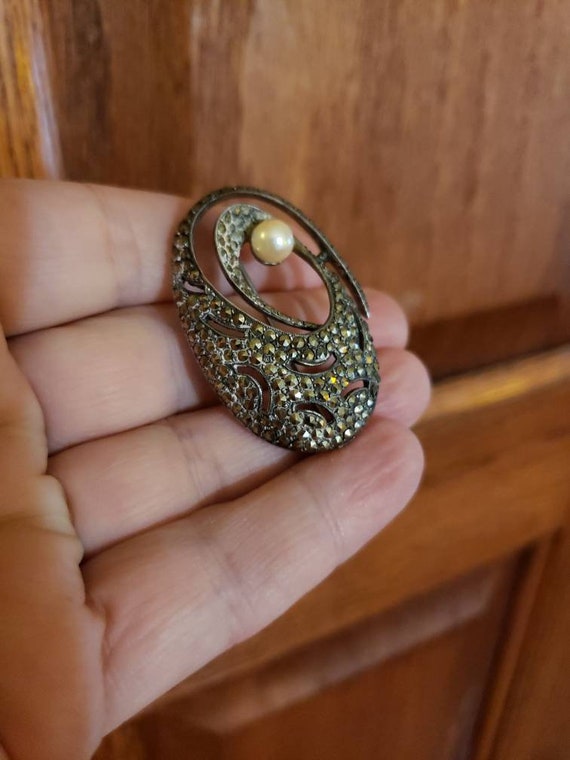 VINTAGE PEARL PIN MINI CHOCOLATE BROWN VINTAGE PEARL PIN MINI CHOCOLATE BROWN