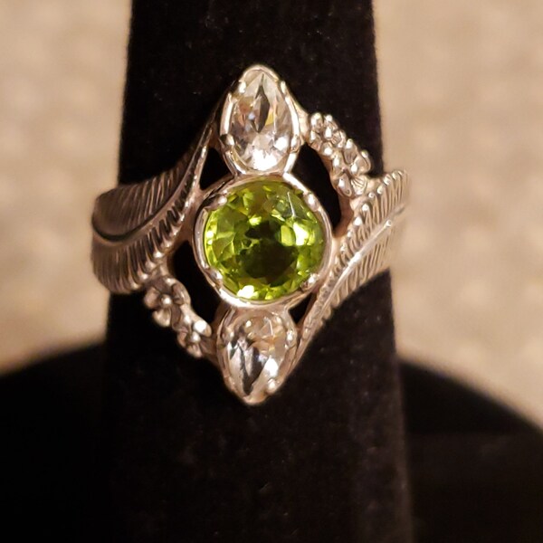 Sterling Silver PERIDOT & WHITE TOPAZ Ring, Size 5, Leaf Shank With Flower Accents, Round And Pear-Cut Gems