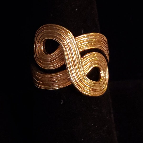 Gold Over Sterling Silver RIBBED HIGHWAY SWIRL Ring, Size 8, Made In Italy, Great Texture!