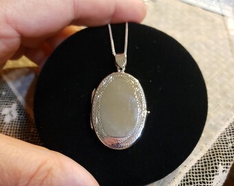 STERLING SILVER LOCKET Necklace, Large Polished With Etched Edge, Engravable, 18" Chain, Vintage Look But Brand New, 1 5/8" X 1"