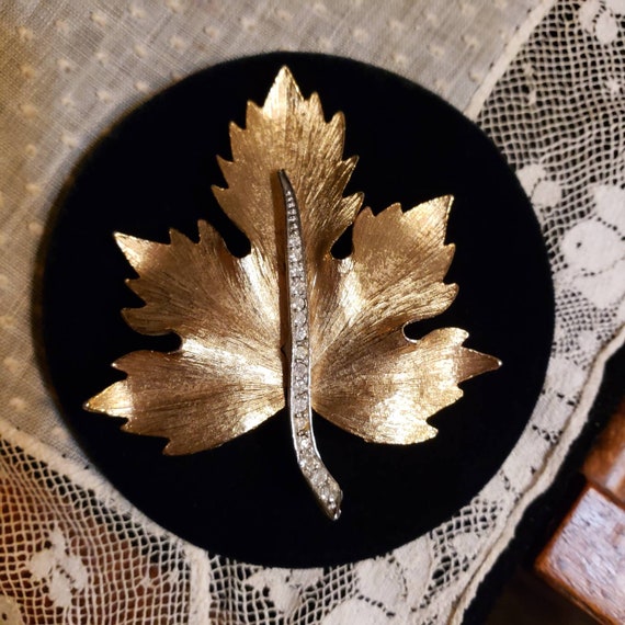 VINTAGE PARKLANE Maple Leaf Pin Brooch, Brushed G… - image 1