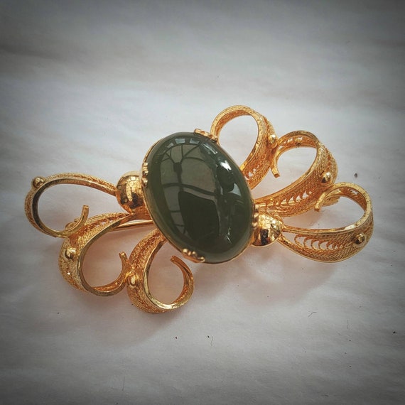 12k Gold filed filigree ribbon brooch with jade g… - image 2