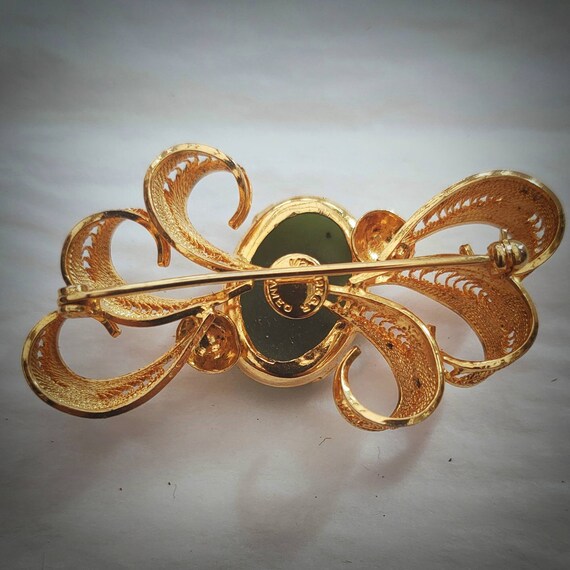 12k Gold filed filigree ribbon brooch with jade g… - image 3