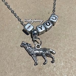 Ich Wolf Sie Halskette | Buchstaben und Wolf Anhänger | inspiriert von Joe Goldberg + Love Quinn von Dir