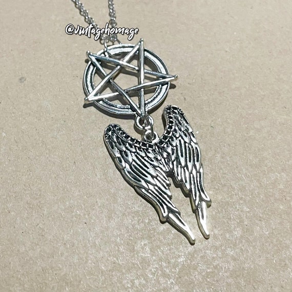 ルシファーネックレス | 堕天使の羽と逆五芒星のチャーム - Etsy 日本