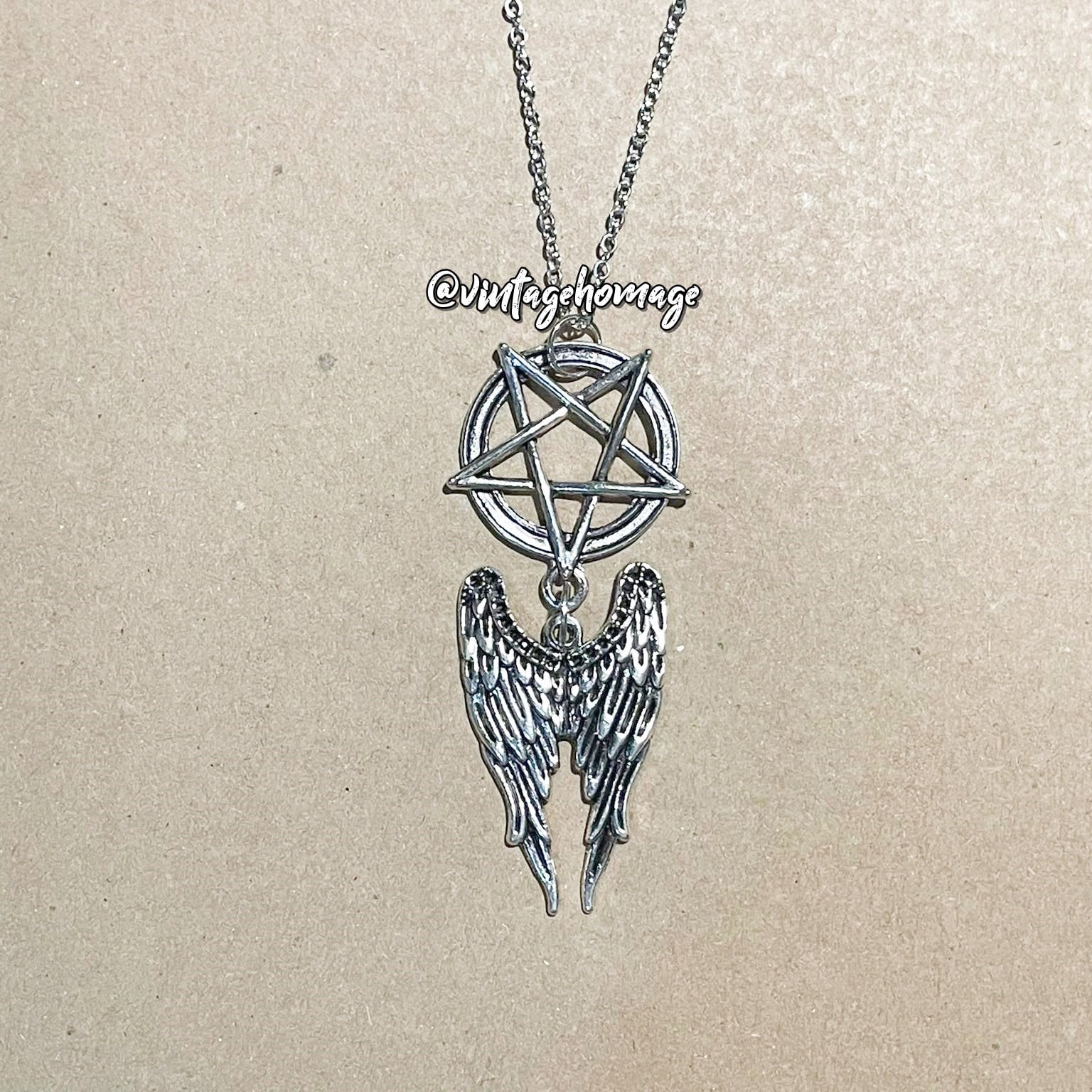 ルシファーネックレス | 堕天使の羽と逆五芒星のチャーム - Etsy 日本