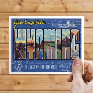 Les salutations du Wyoming font gagner carte postale | Design d'invitation avec grosses lettres Cheyenne & Cody | Carte d'invitation faire-part de mariage rustique