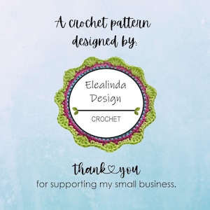 Puede incluir: Un patr&oacute;n de ganchillo dise&ntilde;ado por Elealinda Design. El dise&ntilde;o se muestra en un emblema circular con un borde de ganchillo verde, rosa y azul. El texto "CROCHET" est&aacute; debajo del dise&ntilde;o. Tambi&eacute;n se incluyen las palabras "gracias" y "por apoyar mi peque&ntilde;a empresa".