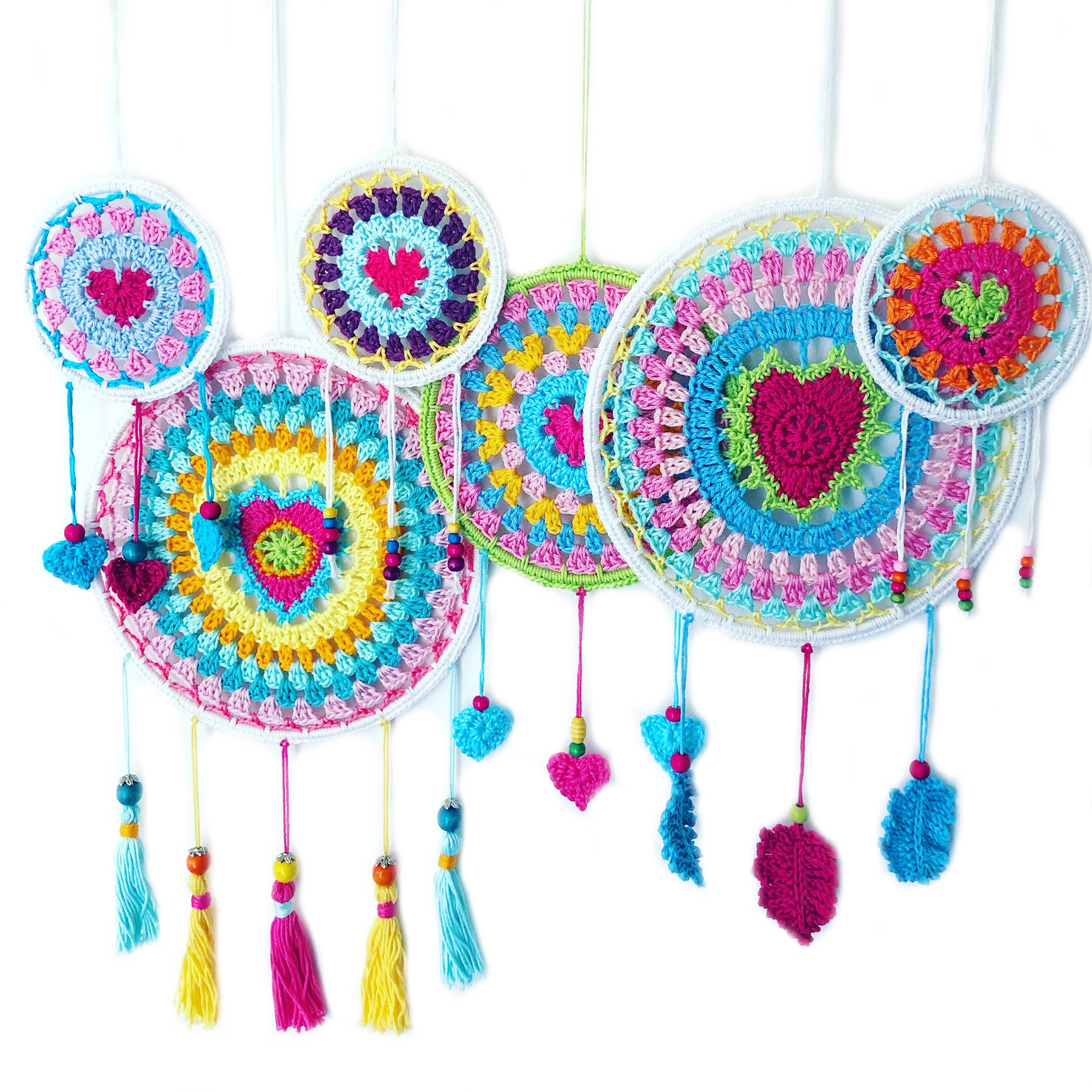 24 Crochet Dreamcatcher Patterns: 24 Beautiful Designs 17 Crochet pattern Dreamcatchers