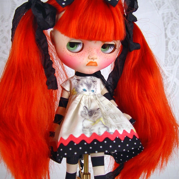 Blythe, Blythe Dress, Blythe Clothes, Blythe Clothing, Blythe Cats, Blythe tights, Blythe hair bow. by TheDollsDresser
