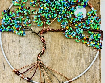 Árbol de la Vida para colgar en la pared, 14 cm: alambre de cobre, cuentas verdes. Luna de aluminio (14 cm)