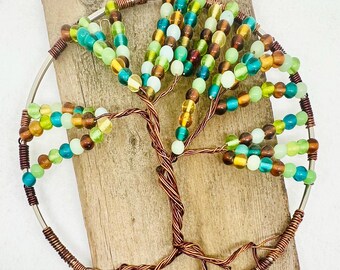 Árbol de la Vida de 8.5" para colgar en la pared: hojas de vidrio verde, arte de alambre reciclado