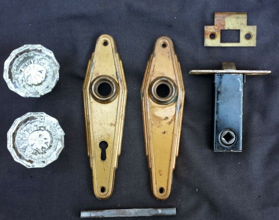 Vintage Antique Art Deco Door Lockset Passage Set Pair Glass Knob Plate Lock