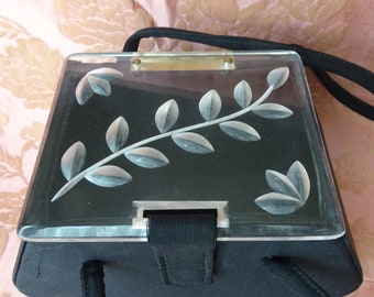 FABULOUS 1940s Carved Lucite Lid Black Purse, Beautiful Design Shape, Fabulous Condition, Collectible Vintage Purses