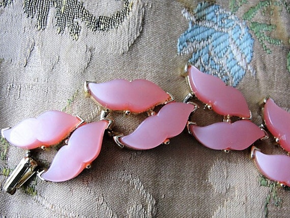LOVELY 1950s PINK Thermoplastic Bracelet,Mid-Cent… - image 2