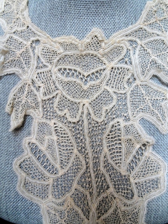LOVELY Victorian French Lace High Neck Collar,Han… - image 3