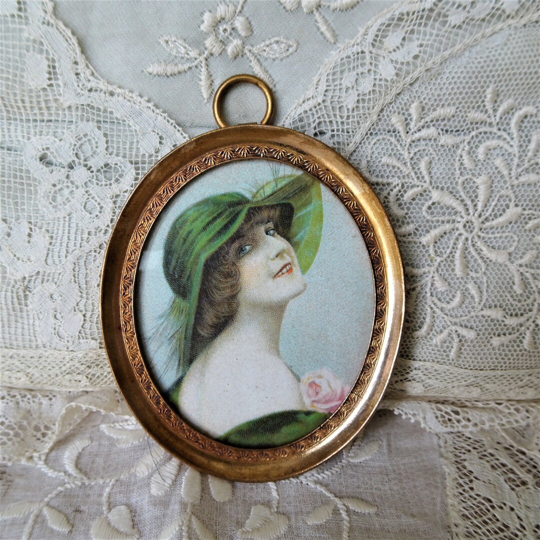 LOVELY Antique French Frame and Picture,lovely Lady,fabulous Locket