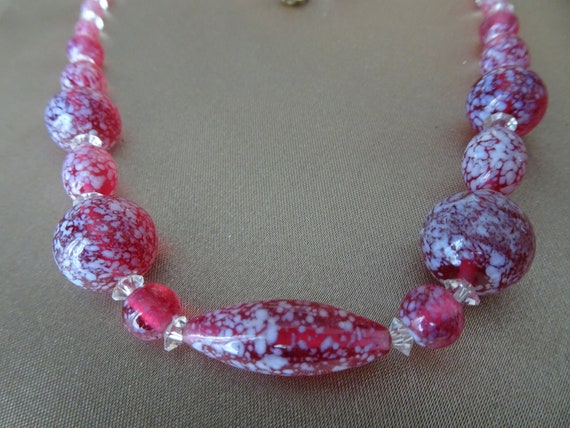 ANTIQUE Cranberry Art Glass Bead Necklace,Pretty … - image 3